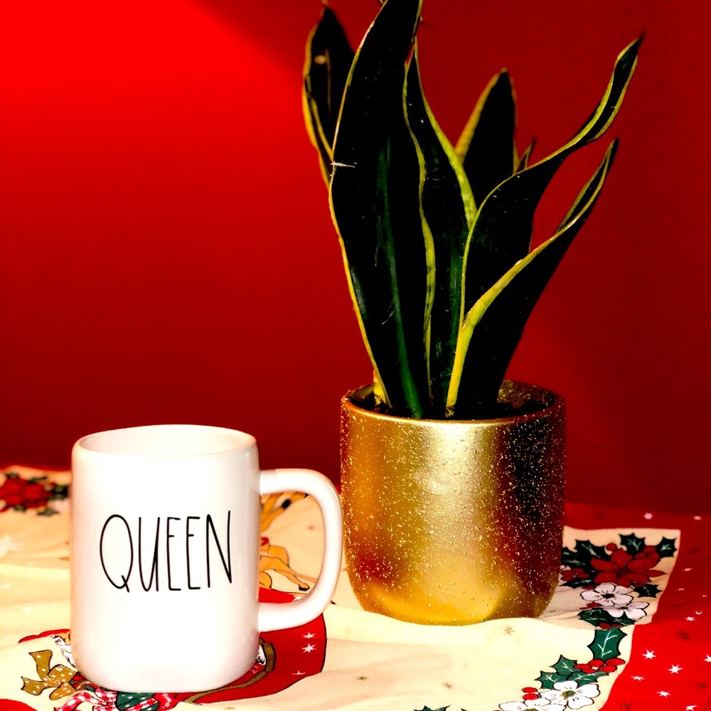 Queen mug